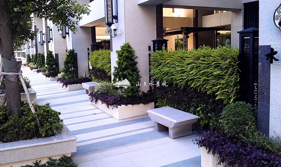 居住小区植物墙_城市居民楼小区垂直绿化景观