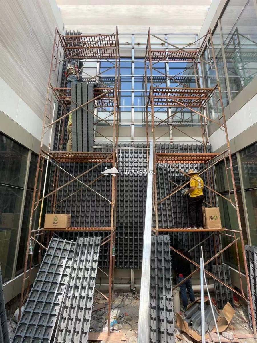 建筑外墙绿化_珠海中国建筑海龙厂垂直绿化项目