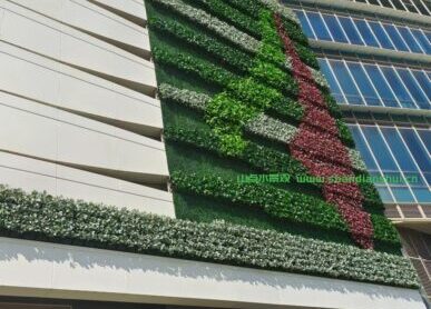 外立面绿化，横琴新区中葡商贸外墙仿真绿植墙